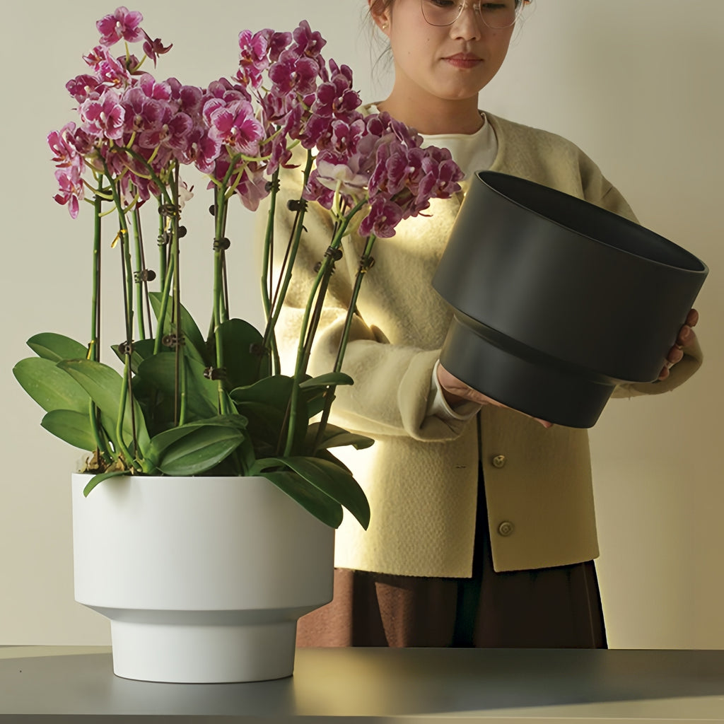 2-Pack Indoor Plant Pots with Saucers, 17cm & 21cm, Drainage Holes, Decorative Planter for Windowsill Home Office (Black)